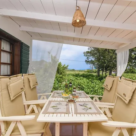 Therianos Traditional Kalithéa