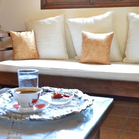 Therianos Traditional * Kalithéa