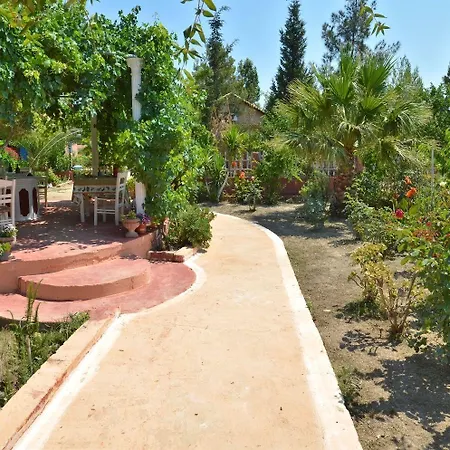 Therianos Traditional Kalithéa