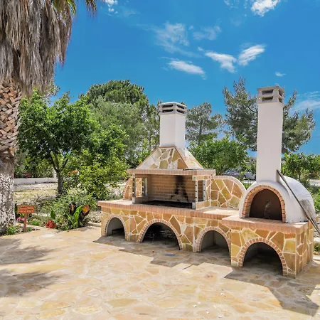 Therianos Traditional