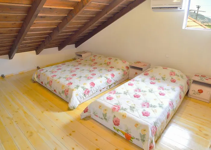 Therianos Traditional Kalithéa