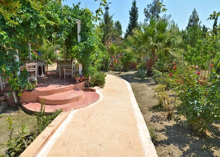 Therianos Traditional Kalithéa