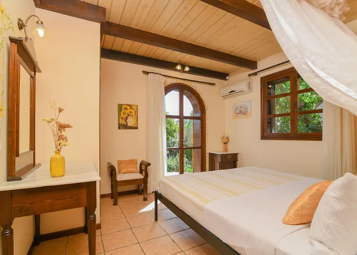 Therianos Traditional Kalithéa