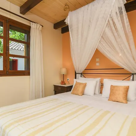 Agroturismo Therianos Traditional