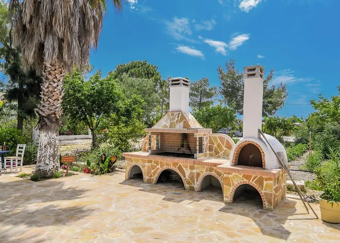 Therianos Traditional Lantgård