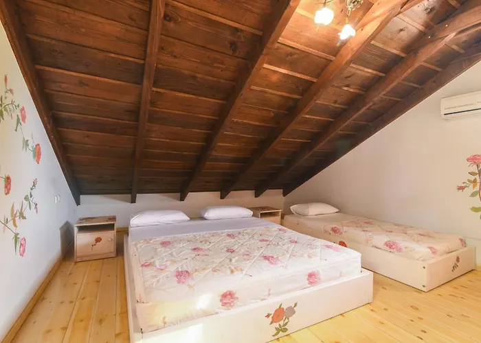 Therianos Traditional