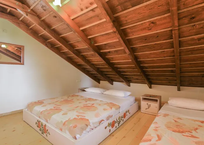 Therianos Traditional *